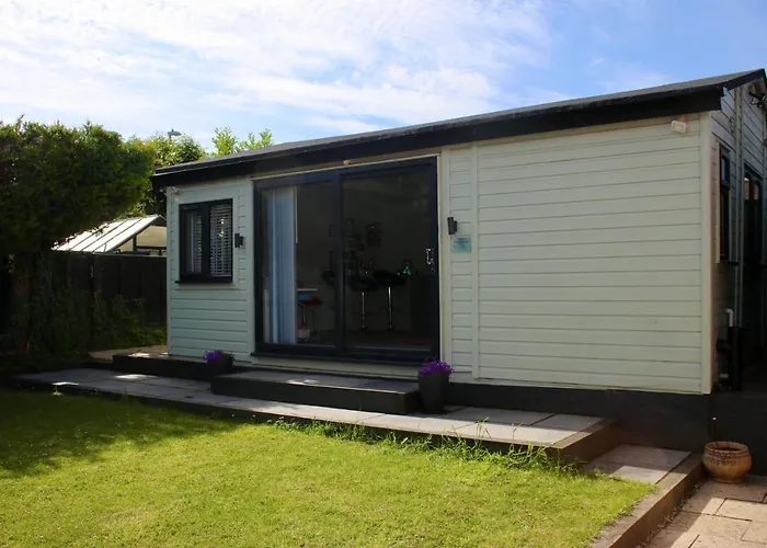 Stonebury Lodge